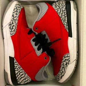 Girls Jordan 3 Retro, Fire Red and Cement Grey 🚨